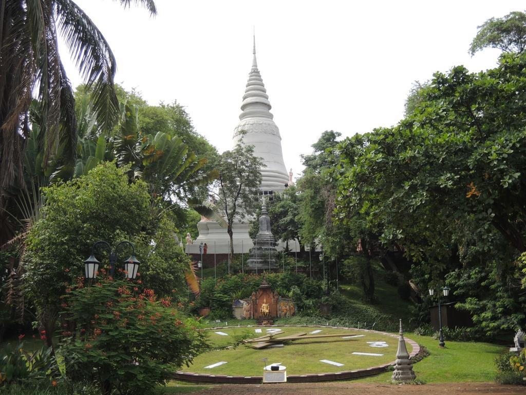 Golden Boat Guesthouse Phnom Penh Bagian luar foto