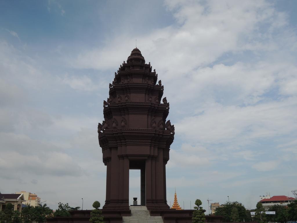 Golden Boat Guesthouse Phnom Penh Bagian luar foto