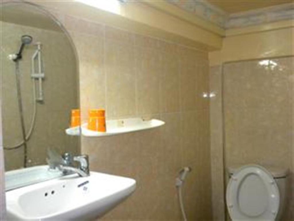Golden Boat Guesthouse Phnom Penh Ruang foto