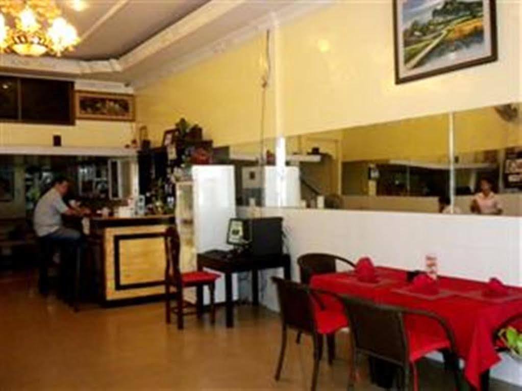 Golden Boat Guesthouse Phnom Penh Bagian luar foto