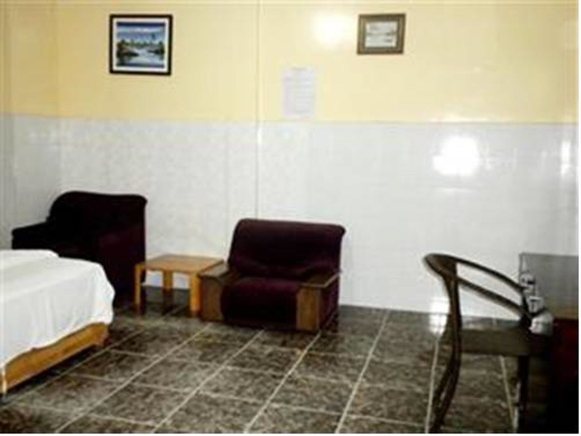 Golden Boat Guesthouse Phnom Penh Bagian luar foto